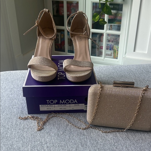 TOP Moda Women's Shimmering Tan Heels - Picture 1 of 5